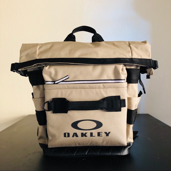 oakley utility folded backpack